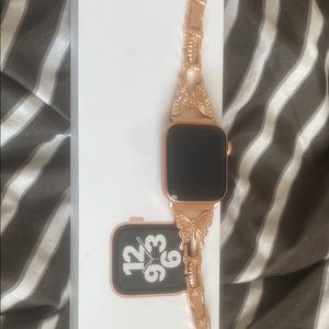 Rose Gold Apple Watch SE 40mm